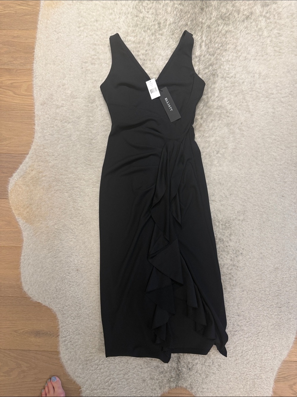 Elliatt Black V-Neck Ruffle Dress